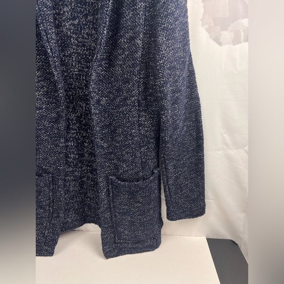 ZARA cardigan super soft, front pockets, size medium - Picture 4 of 8